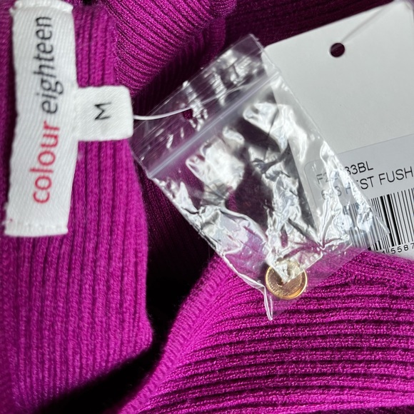 NWT FUCHSIA SWEATER - Size M - Picture 7 of 7